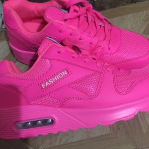 New women’s Neon Pink Fashion Sneakers sz US 9
